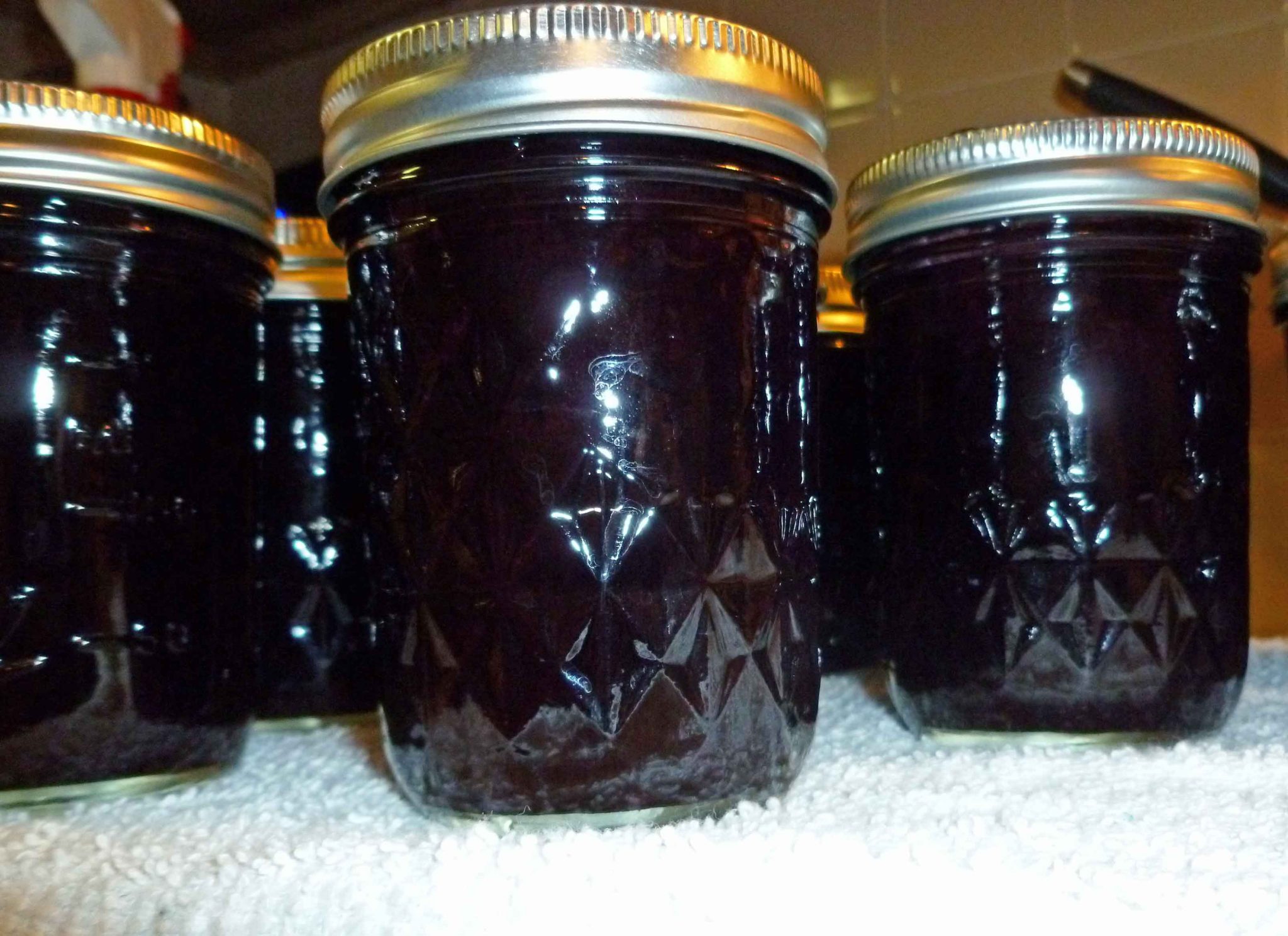 Blueberry Syrup – SBCanning.com – homemade canning recipes